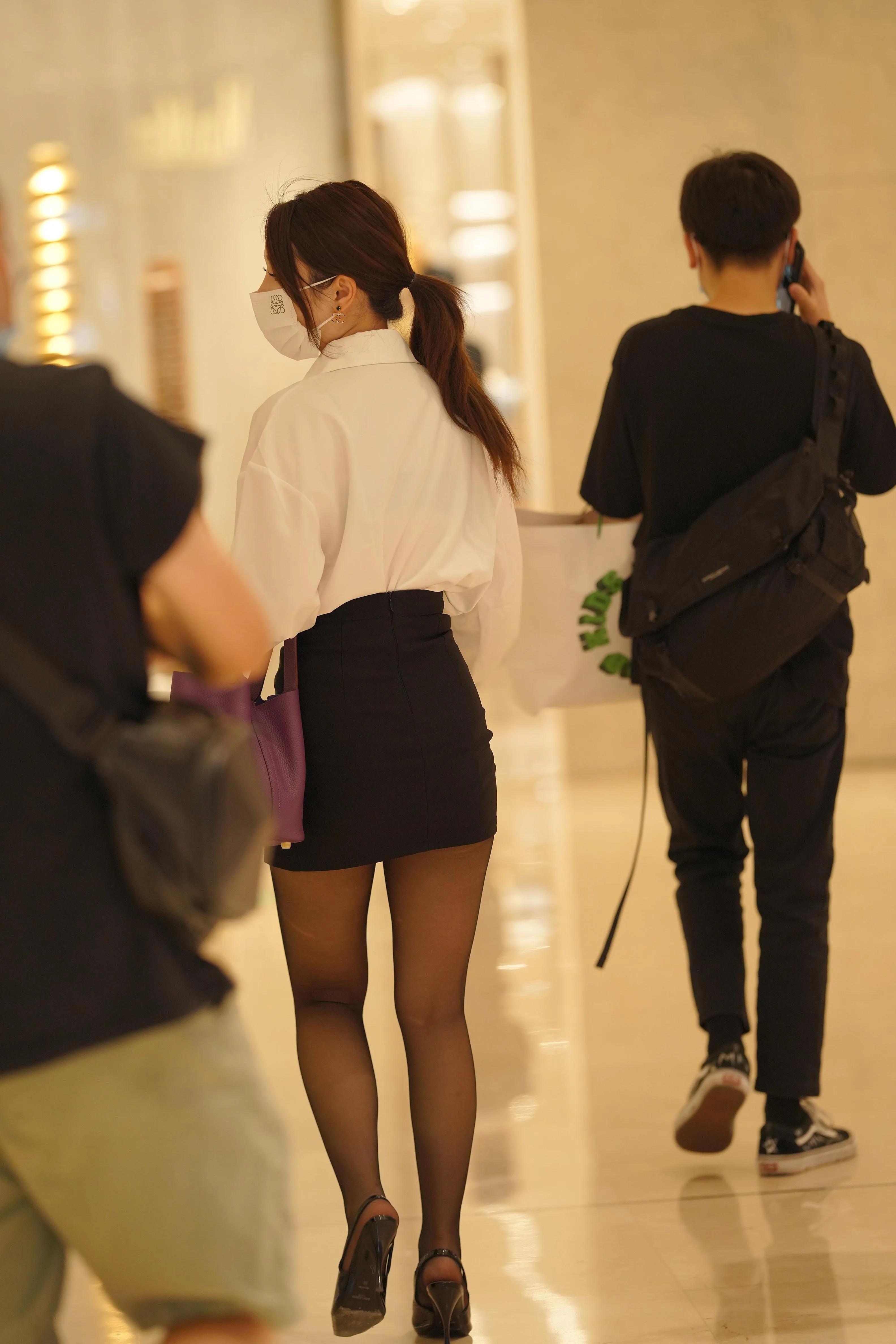 魔镜街拍 NO.184 街拍黑丝包臀裙小姐姐 [137P]插图7